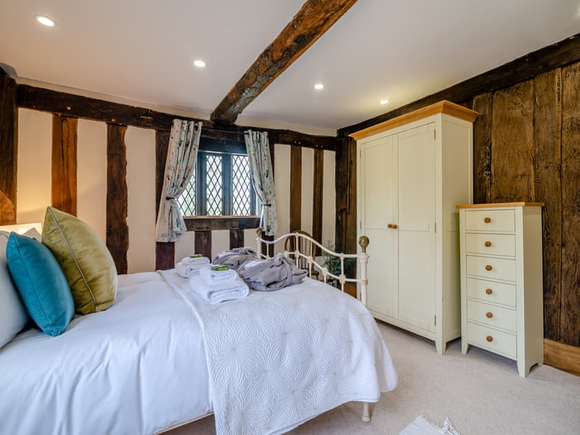 Double bedroom | The Manor House - White Birch Manor Getaways, Awre, near Westbury-on-Severn