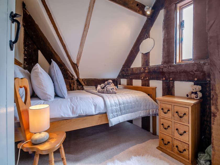 Single bedroom | The Manor House - White Birch Manor Getaways, Awre, near Westbury-on-Severn