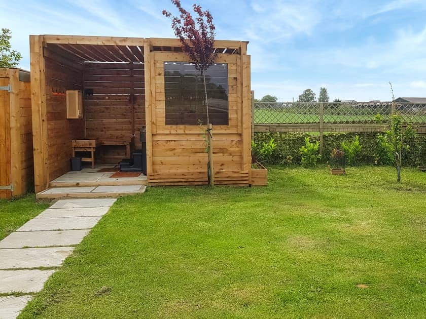 Hot tub | Algwen Cabin, West Walton