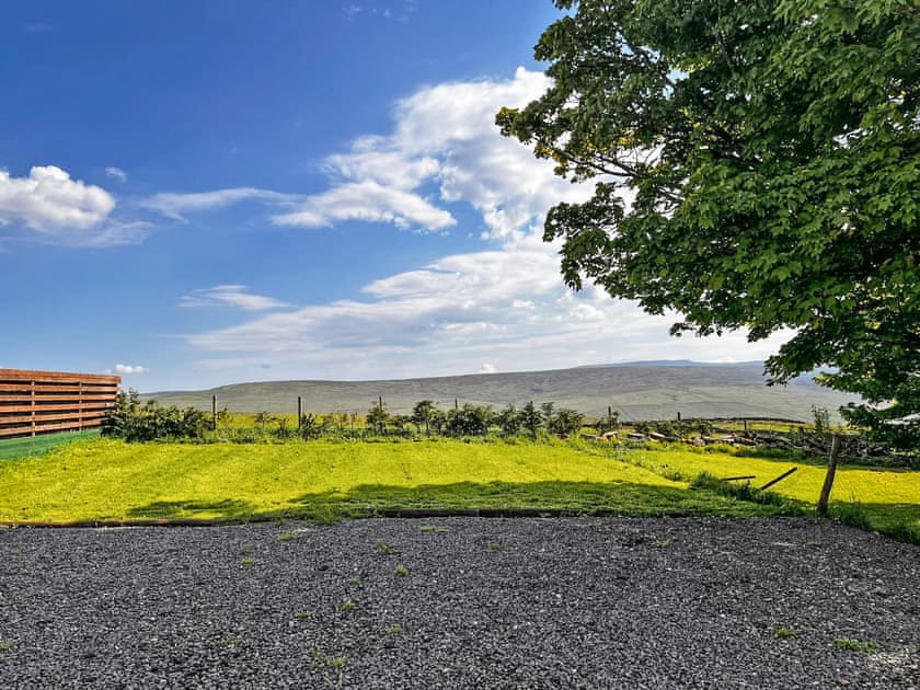 Garden | High Plain Lodge - Pennine Retreats, Alston