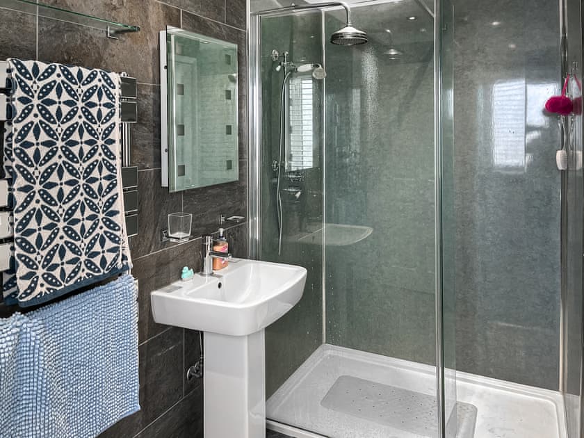 Bathroom | Alverstoke Seaside Cottage, Alverstoke, Gosport