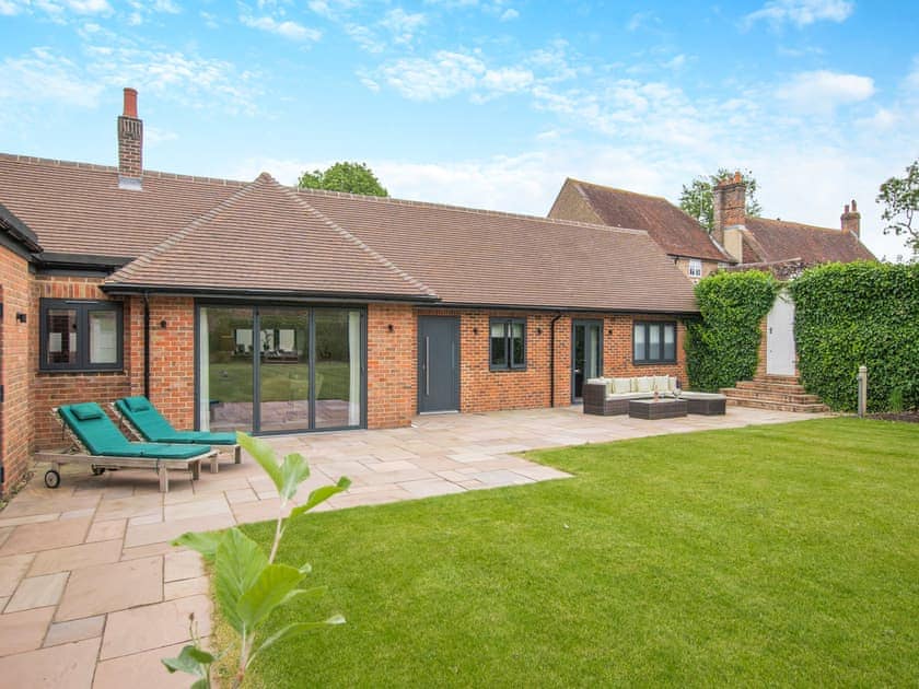 Exterior | Stable Cottage, Aldingbourne, near Chichester