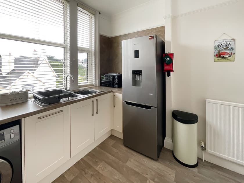 Fully appointed fitted kitchen | Kinbrae Apartment, Torquay