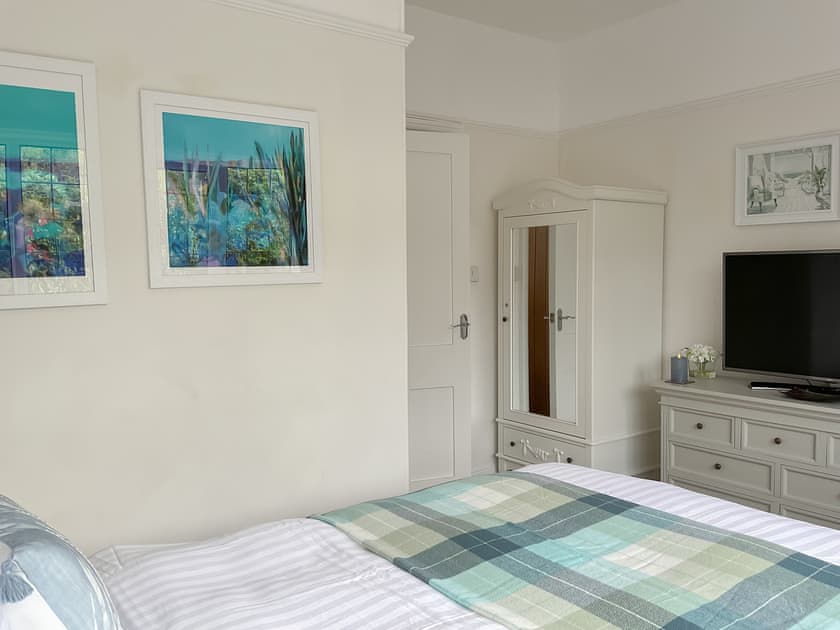 Double bedroom | Kinbrae Apartment, Torquay