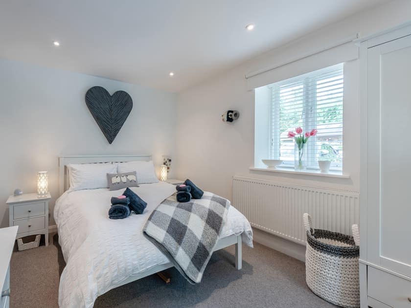 Double bedroom | Puddle Duck Cottage, Kendal