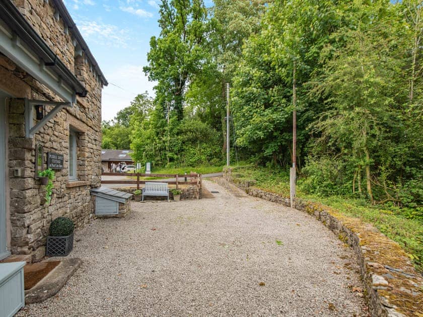 Outdoor area | Puddle Duck Cottage, Kendal