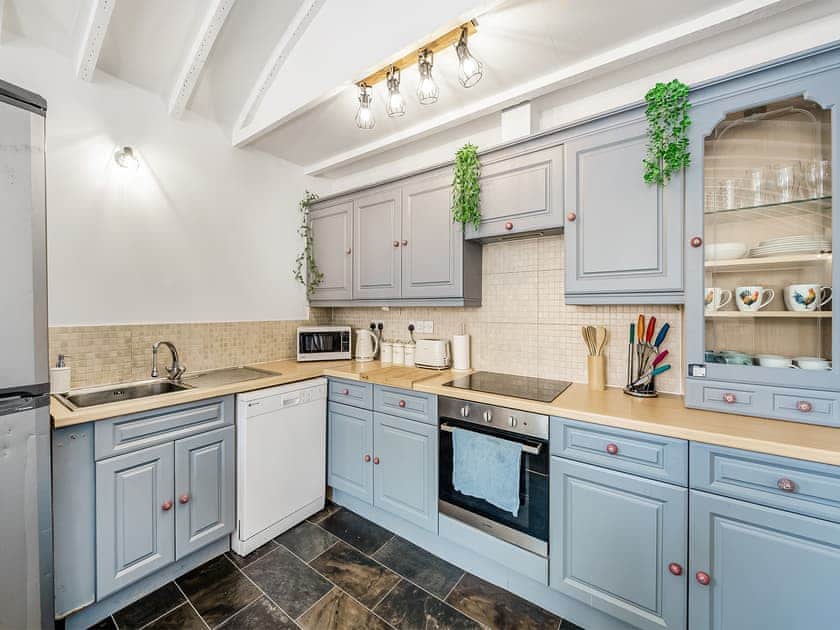 Kitchen | Roosters Retreat - Subiaco Holidays, Minehead