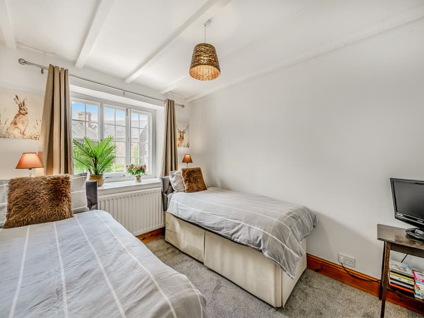 Twin bedroom | Roosters Retreat - Subiaco Holidays, Minehead