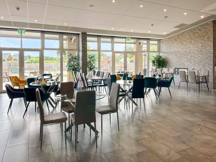 Setting | Lodge 78, St Andrews