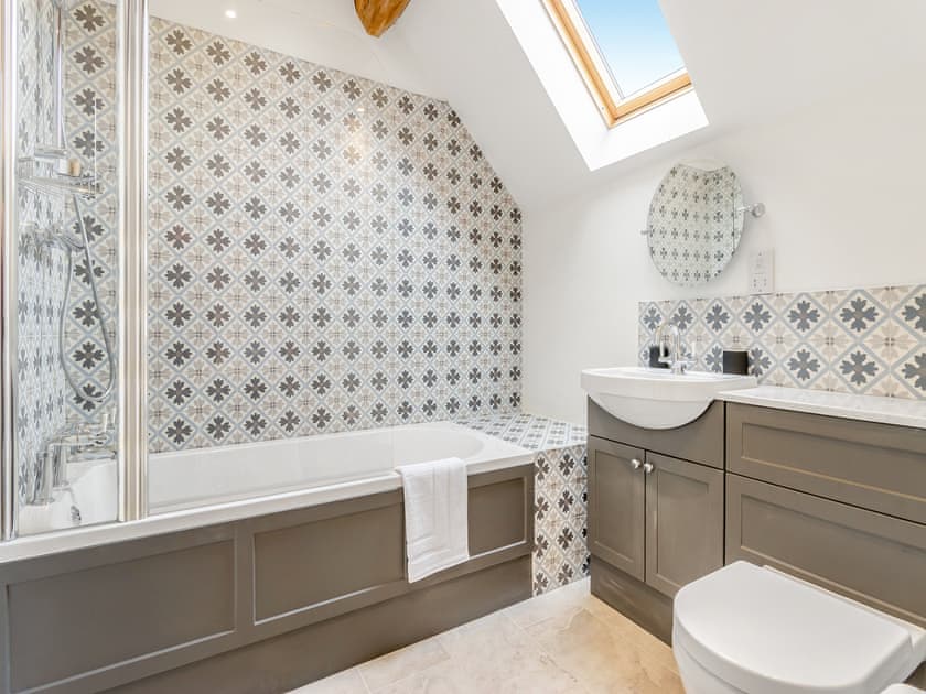 Bathroom | Orchard Barns - Barn Escapes, Stapleton
