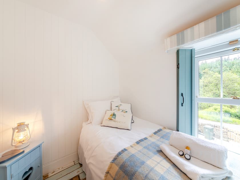 Delightful single room | Lake View Cottage, Yarrow Moor, near Bellingham