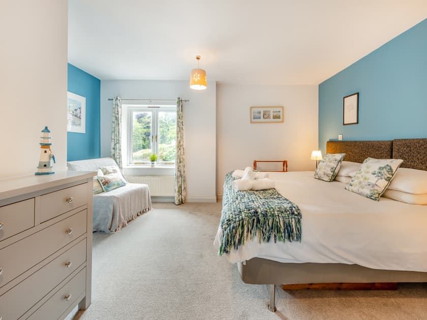 Double bedroom | Oak Cottage, Slapton