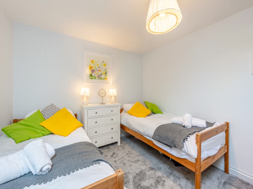 Twin bedroom | Oak Cottage, Slapton