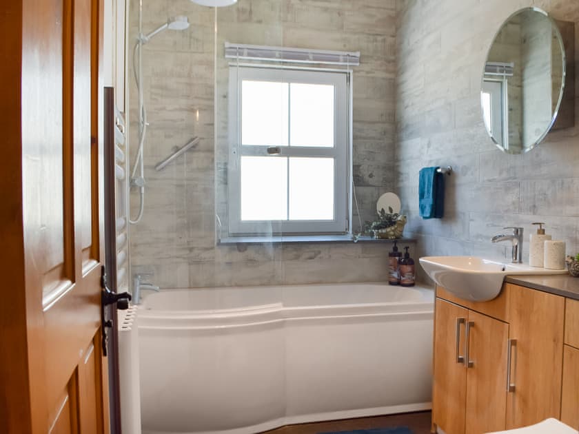 Bathroom | Morwood Cottage, Porthcawl