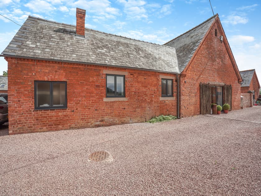 Exterior | Milkmaid’s Barn - Woodend Farm, Huntley