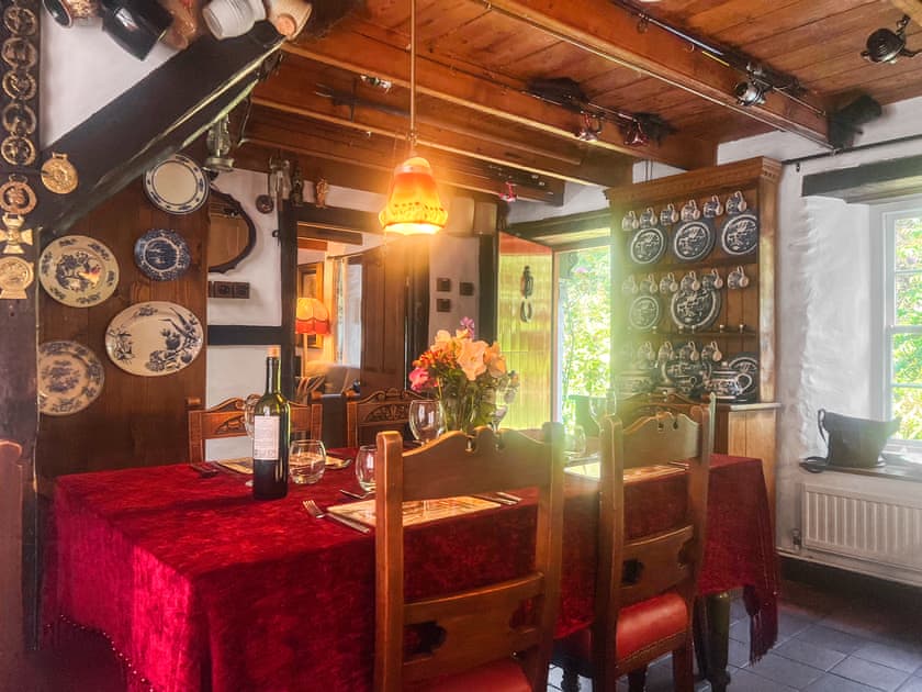 Dining Area | Monthly Tutor’s Cottage, Fishguard