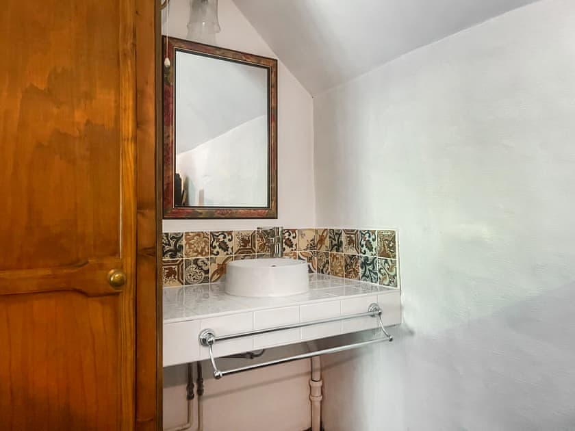 Bathroom | Monthly Tutor’s Cottage, Fishguard