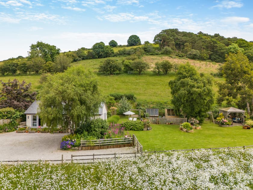 Setting | Beehive Cottage, Bodfari, near Denbigh