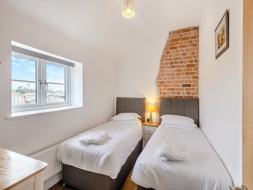 Twin bedroom | Y Stabl - Vale of Llangollen Farm Cottages, Trevor, near Llangollen