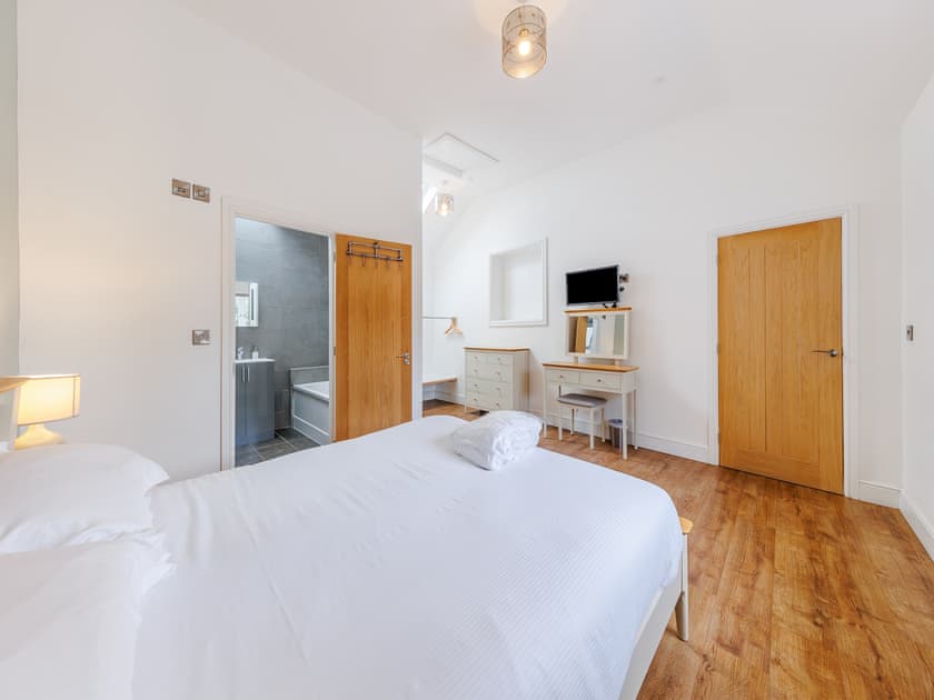 Double bedroom | Ty Felin - Vale of Llangollen Farm Cottages, Trevor, near Llangollen