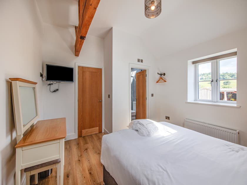 Double bedroom | Cor Tarw - Vale of Llangollen Farm Cottages, Trevor, near Llangollen
