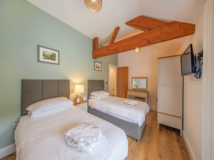 Twin bedroom | Cor Tarw - Vale of Llangollen Farm Cottages, Trevor, near Llangollen