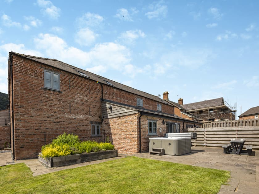Exterior | Cor Tarw - Vale of Llangollen Farm Cottages, Trevor, near Llangollen