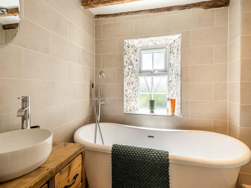 Bathroom | The Old Cottage and Field View Annex, Walcott
