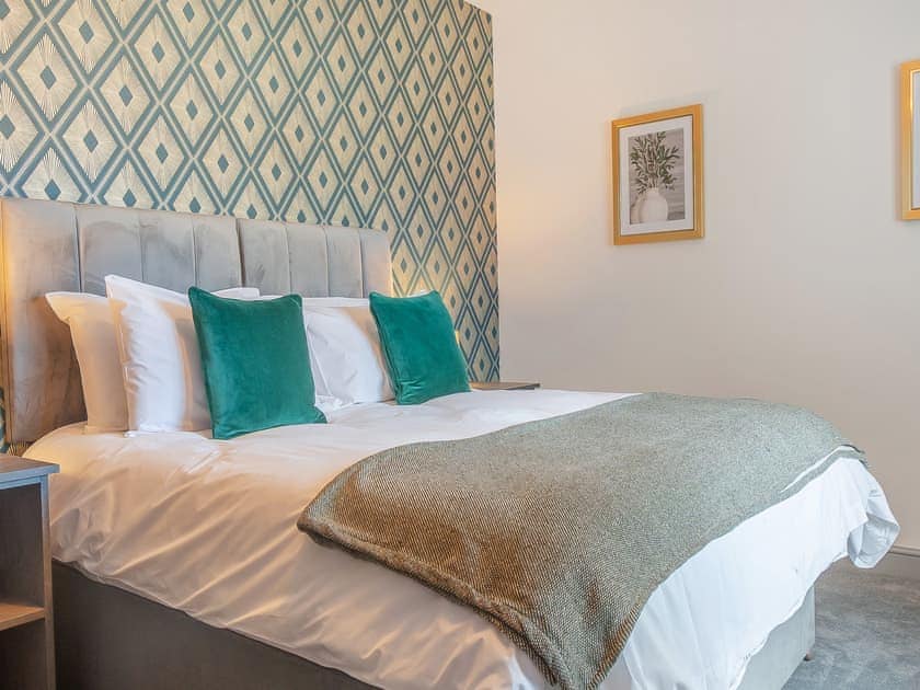 King bedroom / 2 singles bedroom  | Sandcastles, Bridlington
