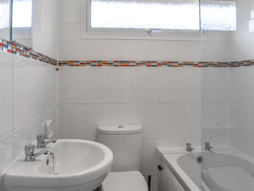 Bathroom | Trevose Head - Bay Adventures, St Merryn, near Padstow