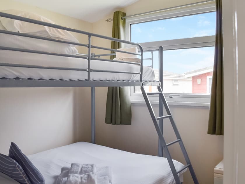 Bunk bedroom | Mother Ivy’s Bay - Bay Adventures, St Merryn, near Padstow