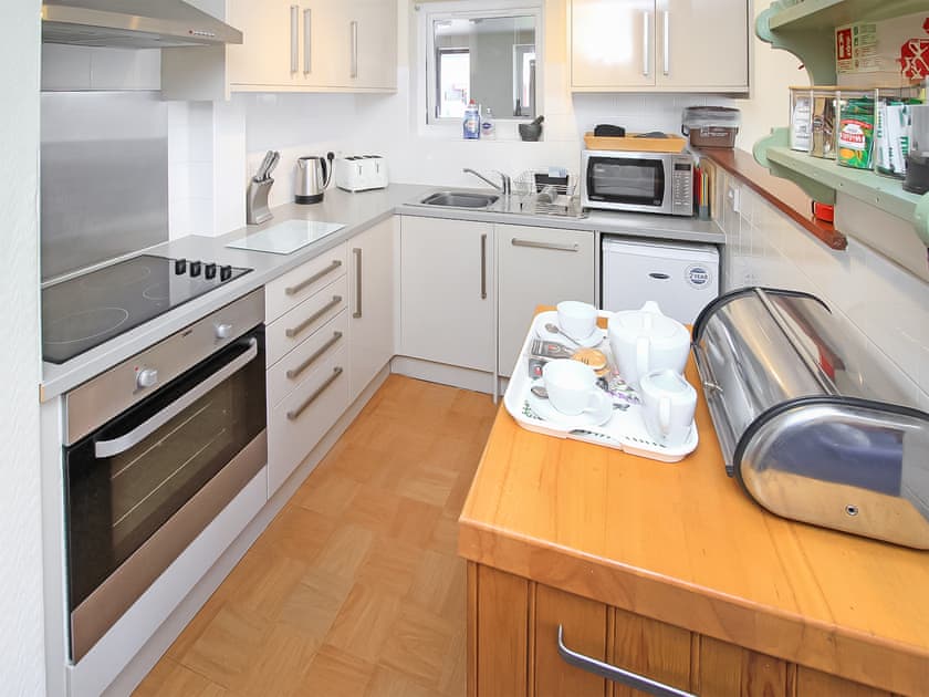 Kitchen area | Glaslyn Harbour Views, Porthmadog