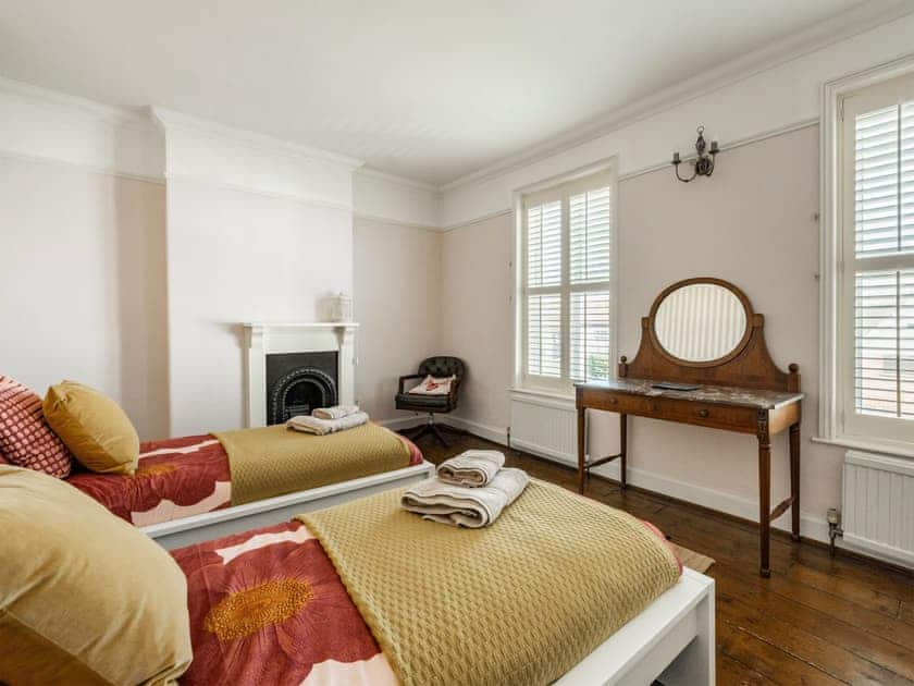 Twin bedroom | Turnstone House, Gorleston-on-Sea, near Great Yarmouth