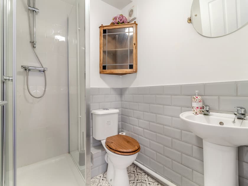 Bathroom | Rosie Lee by the Sea, Lowestoft