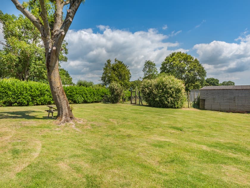 Garden | The Pod at Egmont - Egmont Farm, Northiam, near Rye