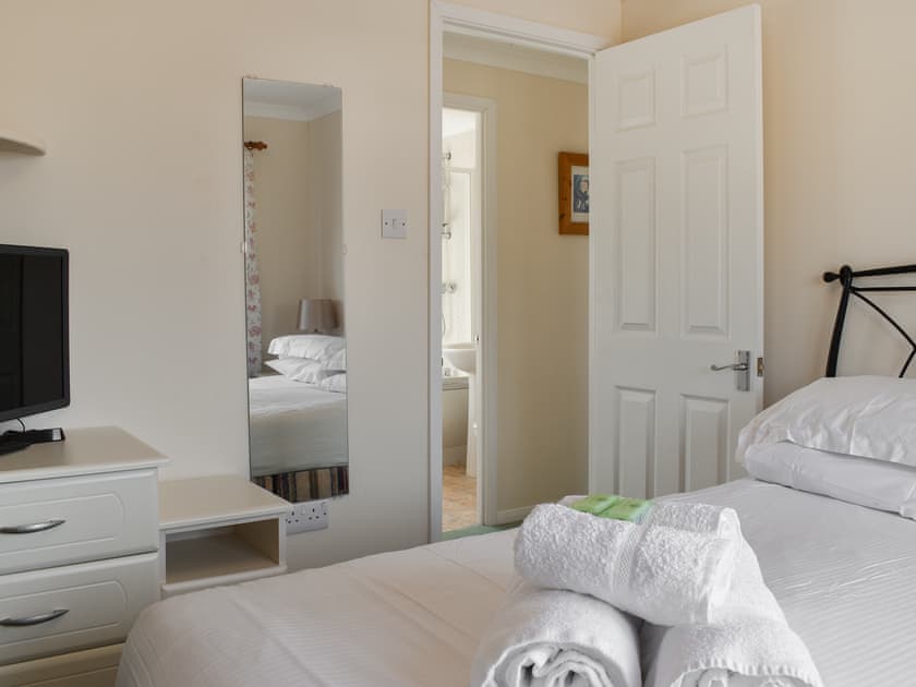 Double bedroom | Stepper Point - Bay Adventures, St Merryn, near Padstow