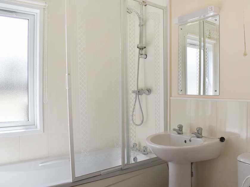 Bathroom | Stepper Point - Bay Adventures, St Merryn, near Padstow