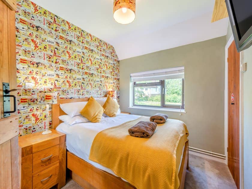 Double bedroom | Egmont Farmhouse - Egmont Farm, Northiam, near Rye