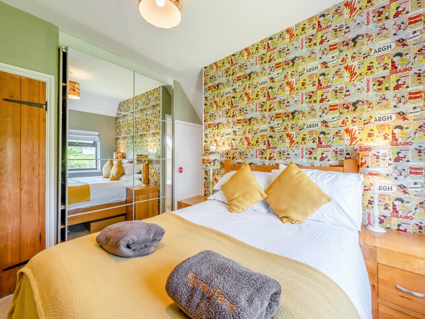 Double bedroom | Egmont Farmhouse - Egmont Farm, Northiam, near Rye