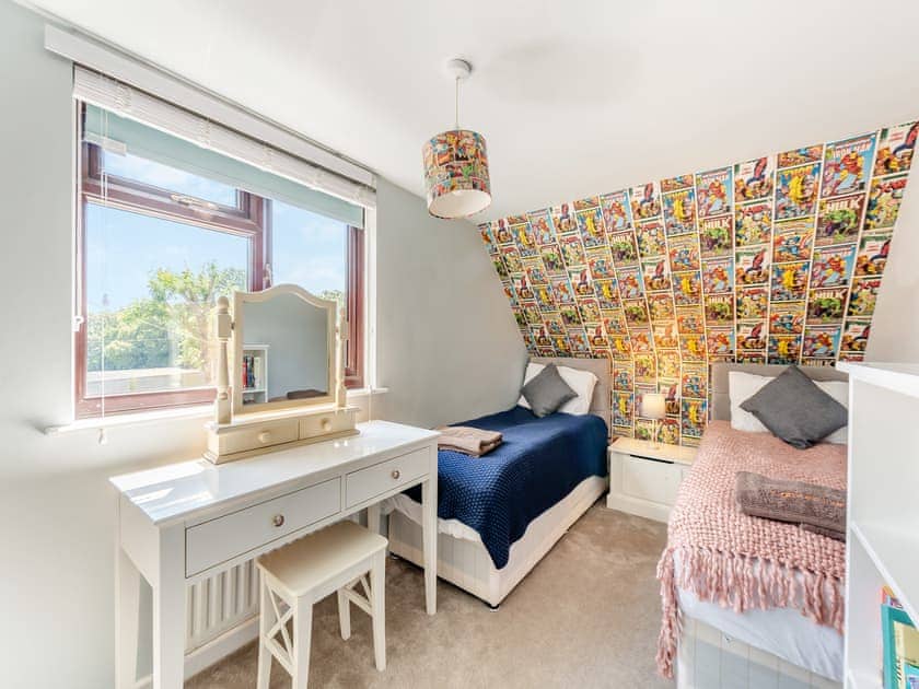 Twin bedroom | Egmont Farmhouse - Egmont Farm, Northiam, near Rye