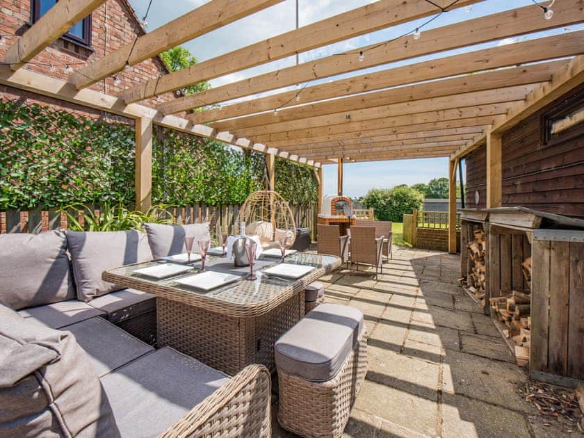 Sitting-out-area | Egmont Farmhouse - Egmont Farm, Northiam, near Rye