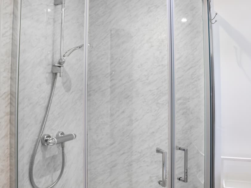 Bathroom | Trem Y Mor, Criccieth