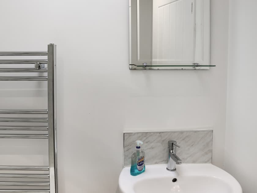 Bathroom | Trem Y Mor, Criccieth
