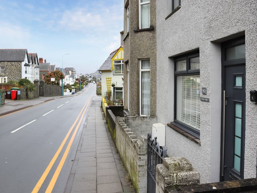 Exterior | Trem Y Mor, Criccieth