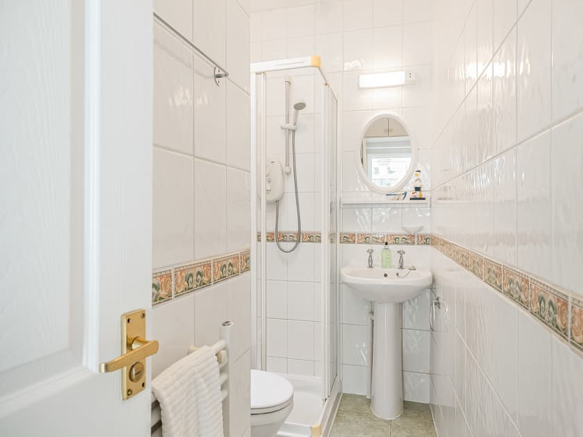 Bathroom | Boohay - Bay Fort Mansions, Torquay
