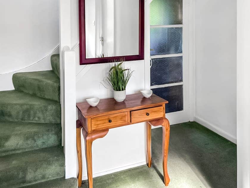 Interior | Pillango, Cowes