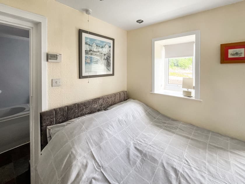 Double bedroom | Fishers Croft Holiday Cottage, Sandyhills