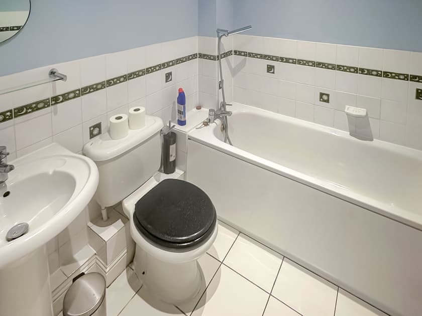Bathroom | Estuary Court, Exmouth