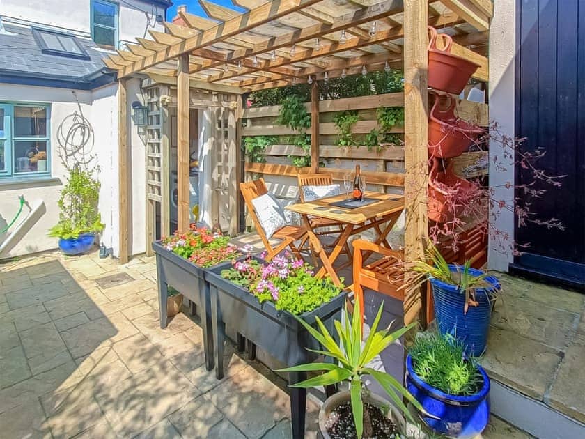 Sitting-out-area | Hafod, St Just