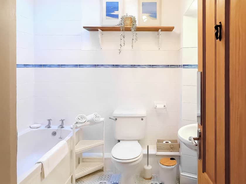 Bathroom | Hafod, St Just